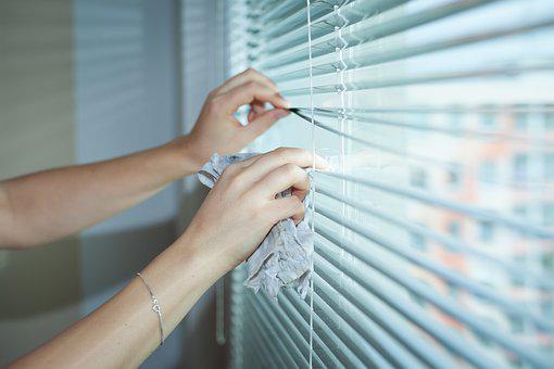 Blind-Cleaning--in-Hialeah-Florida-blind-cleaning-hialeah-florida.jpg-image